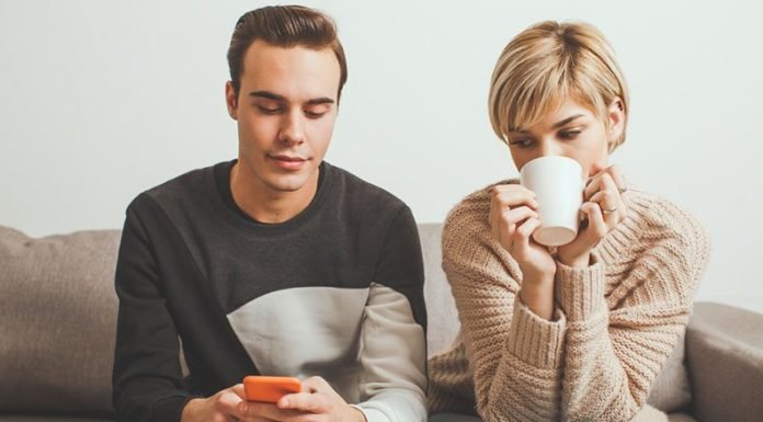 Neden Çok Düşünen Kadınlar Zor Aşık Oluyor?