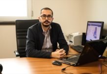 Dr. Öğr. Üyesi Ahmet Büber Covid-19’un Çocuklar Üzerindeki Etkisini ve Yapılması Gerekenleri Anlattı Pamukkale Üniversitesi (PAÜ) Tıp Fakültesi Dâhili Tıp Bilimleri Çocuk ve Ergen Ruh Sağlığı ve Hastalıkları Anabilim Dalı Öğretim Üyesi Dr. Öğr. Üyesi Ahmet Büber, Koronavirüs (Covid-19) salgınının çocuk ve ergenler üzerindeki yansımaları ve ebeveynlerin bu süreçte çocuklara nasıl yaklaşması gerektiği konusunda önemli tavsiyeler verdi