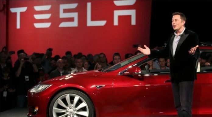 Elon Musk, Tesla Araçlara Video Konferans Özelliği Geleceğini Açıkladı Elon Musk, Tesla Araçlara Video Konferans Özelliği Geleceğini Açıkladı