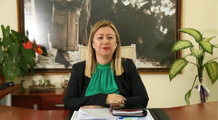 Covid-19 Etkisinde Yeni Eğitim Yılı Covid-19 Etkisinde Yeni egitim Yili