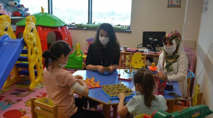 PAÜ Hastanesinde Çocuklar Eğitimden Geri Kalmadı PAU Hastanesinde cocuklar Egitimden Geri Kalmadi