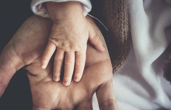 “Önemli Olan Biyolojik Bağ Değil, Babanın Çocuğa Gösterdiği Yakınlık ve İlgidir” onemli-olan-biyolojik-bag-degil-babanin-cocuga-gosterdigi-yakinlik-ve-ilgidir