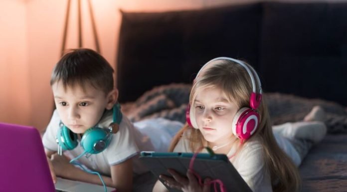 Yoğun Dijital Cihaz Kullanımı Çocukların Göz Sağlıgını Tehdit Ediyor cocuklar_dijital_kullanim-