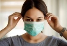 Hem Maske Takıp Hem Cilt Sorunlarını Önlemenin Yolları -maske-kullanirken-cilt-bakimi-ve-makyaj-onerileri-