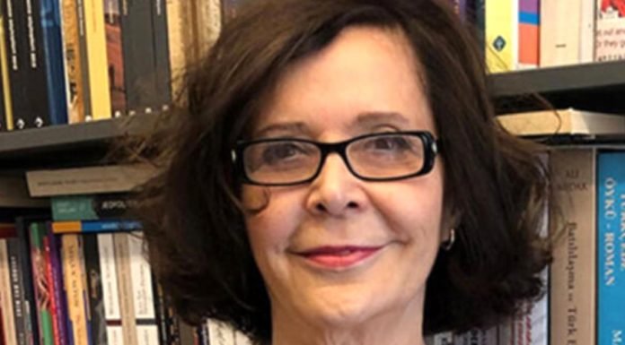 13. Erdal Öz Edebiyat Ödülü Jale Parla’nın Oldu