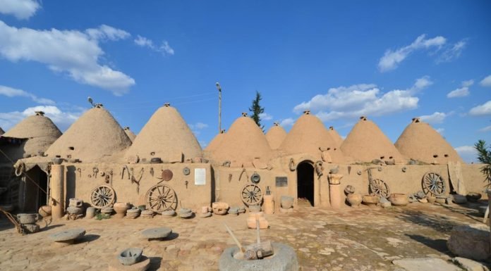 Klima Görmeyen Haran’ın Kümbet Evleri Turistlerin İlgi Odağı