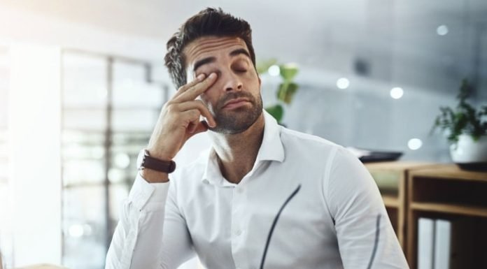 Görme Alanınızda Sinekler Uçuşuyorsa… Gorme Alaninizda Sinekler Ucusuyorsa...