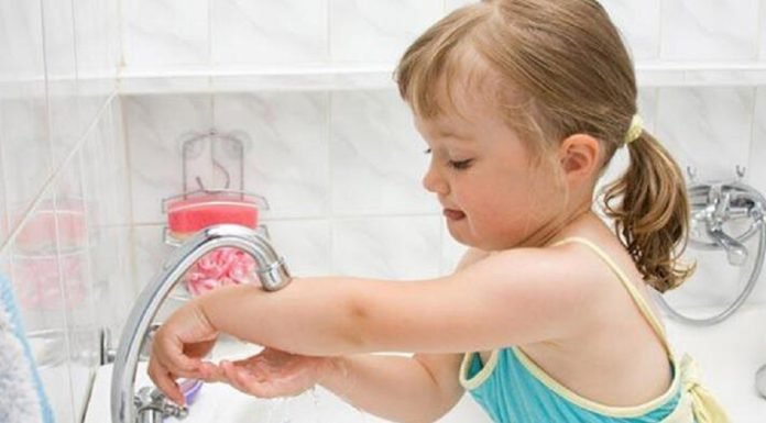 Çocuklar İçin En Sağlıklı Dezenfektan Yöntemi: Su Ve Sabun