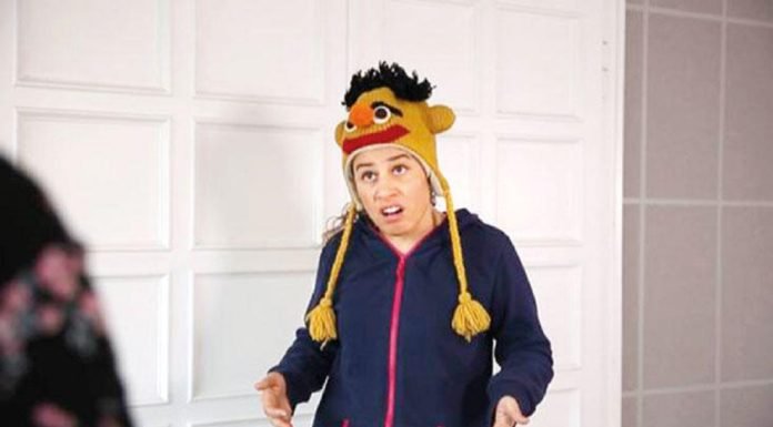 Madem Evdeyiz, Gülelim Eğlenelim