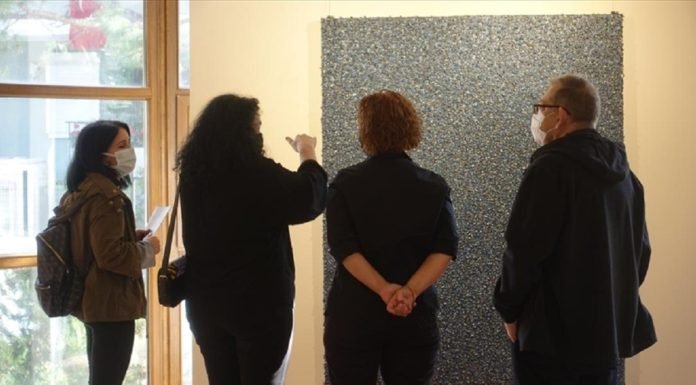 ‘İki Hikaye’ Sergisi Kelimat Sanat Evi’nde Sanatseverleri Bekliyor