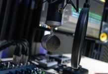 Teknolojiyle Dönüşen Radyo, Dünya Genelindeki Etkinliğini Sürdürüyor