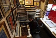 ‘Siyah Altın’ın Tozu Ebru Sanatına Yeni Bir Soluk Kattı