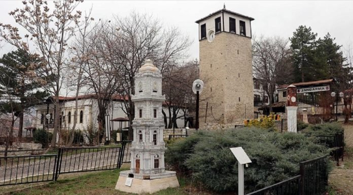 Osmanlı’nın Minyatür Saat Kuleleri Zamana Tanıklık Ediyor
