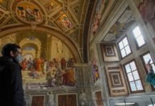 Vatikan Müzesi Açıldı