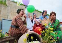 Alaçatı Ot Festivali’nde Kenan Doğulu Rüzgarı Otlarin Ruzgarli Oykusu