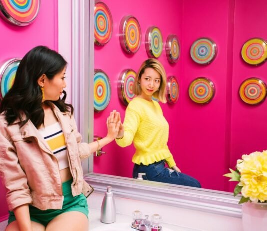 Bayramda İstanbul’un Eğlenceli Adresi ‘Museum Of Selfies’ _Museum_of__Selfie_Pink_Bathroom_1