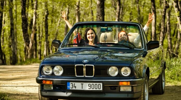 30 Yıl Sonra İlk Günkü Heyecan: Şevval Sam, Aile Yadigarı Bmw’sine Yeniden Kavuştu Şevval Sam, Aile Yadigarı BMW